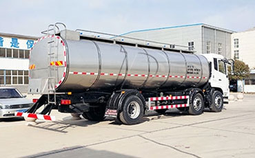 天潤新東牛奶運(yùn)輸車，中原腹地冷鏈運(yùn)輸新標(biāo)桿