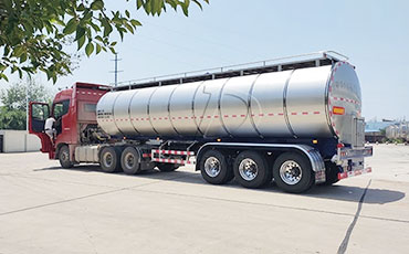 守護(hù)每一滴新鮮——天潤(rùn)新東鮮奶運(yùn)輸車的全方位“保鮮”之道